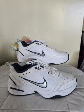 Nike Air Monarch Full Lenght Athletic Men's Shoes Size 10.5 White/Navy/Silver